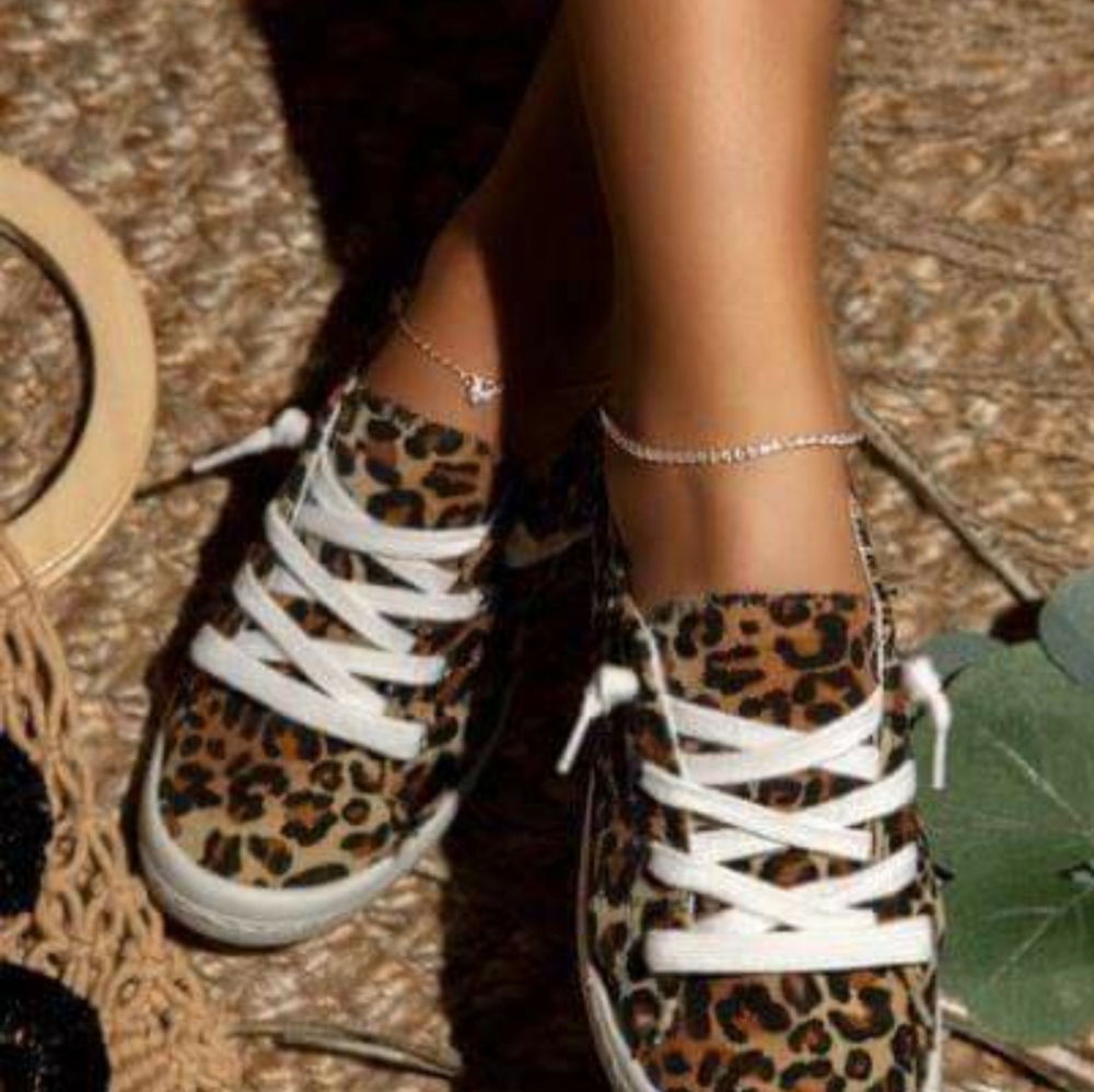 Leopard up on shoes